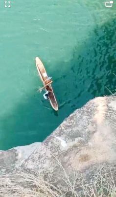 चित्रकोट घूमने आए युवक ने लगाई छलांग