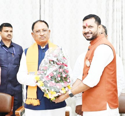 जिपं सदस्य, कई दिग्गज मैदान में 