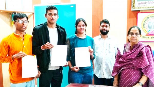 भारतीय संस्कृति ज्ञान परीक्षा में सम्मिलित छात्र-छात्राओं को मिला प्रमाण पत्र 