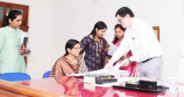 महापौर के लिए 11 व पार्षद के लिए 176 प्रत्याशी चुनावी मैदान में