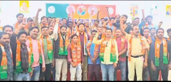 चुनाव से पहले कांग्रेस को झटका