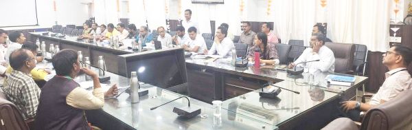 प्रत्याशियों को दी व्यय लेखा की जानकारी