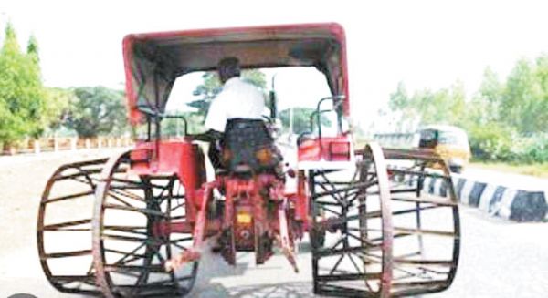 डबल केज व्हील वाहनों का सडक़ में उपयोग पर प्रतिबंध