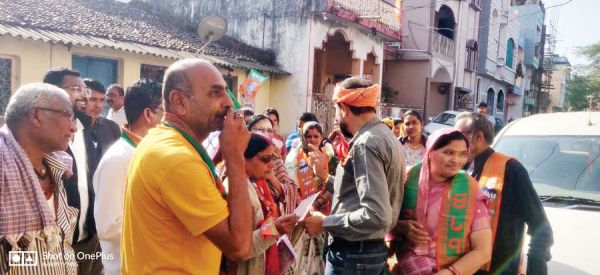 विधायक लता उसेंडी ने किया पालिका अध्यक्ष व पार्षद प्रत्याशियों के लिए जनसंपर्क