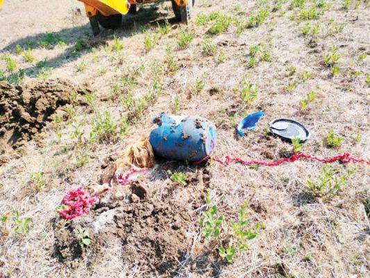 आवापल्ली-उसूर की मुख्य सडक़ पर 25 किलो का बम बरामद, किया नष्ट
