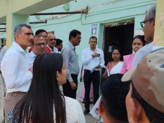 चुनाव प्रशिक्षण में लापरवाही, 6 कर्मी निलंबित 