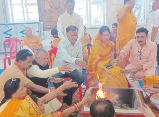 गायत्री मंदिर में धार्मिक अनुष्ठान