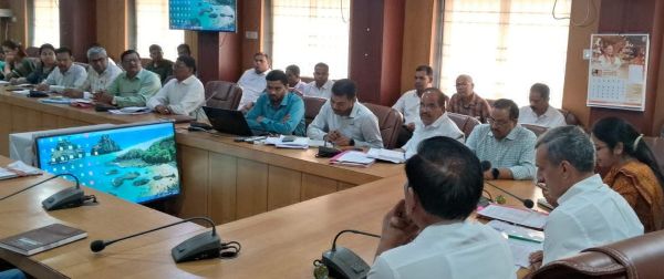 चुनाव में लापरवाही पर सख्त कार्रवाई