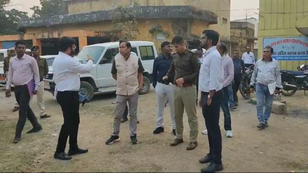 कलेक्टर-एसपी ने स्ट्रांग रूम और मतगणना केंद्र का किया निरीक्षण