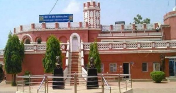 नए कुलपति की आस में अटके सारे काम शोधार्थियों की करियर से खिलवाड़