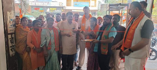 नवापारा में भाजपा ने किया केंद्रीय चुनाव कार्यालय का उद्घाटन