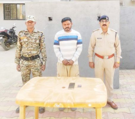  किराना दुकान से सायबर ठगी, आरोपी इंदौर से गिरफ्तार