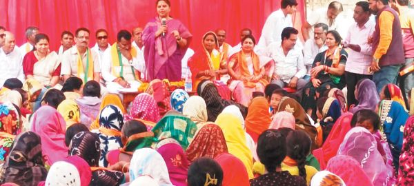 भाजपा के पक्ष में देवकी साहू ने किया सघन जनसंपर्क