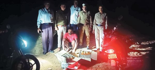 ओडिशा की शराब संग आरोपी गिरफ्तार