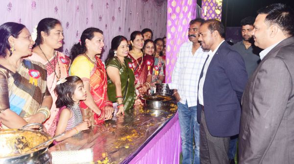 छग सांस्कृतिक समिति के मिलन समारेाह में छत्तीसगढ़ी व्यंजनों का उठाया लुत्फ 