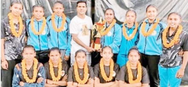 राज्य स्तर रग्बी स्पर्धा में बेमेतरा का तीसरा स्थान, स्टेशन पर खिलाडिय़ों का स्वागत