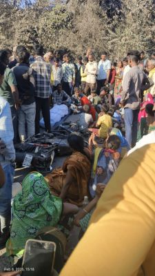 ट्रेलर ने कुचला, पिता की मौत, बेटा गंभीर