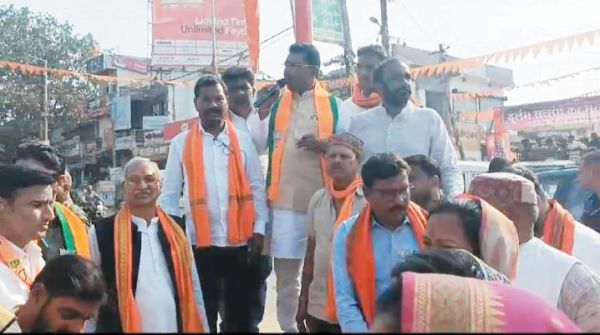 चुनाव प्रचार में कांग्रेस-भाजपा ने झोंकी ताकत, कांटे की टक्कर