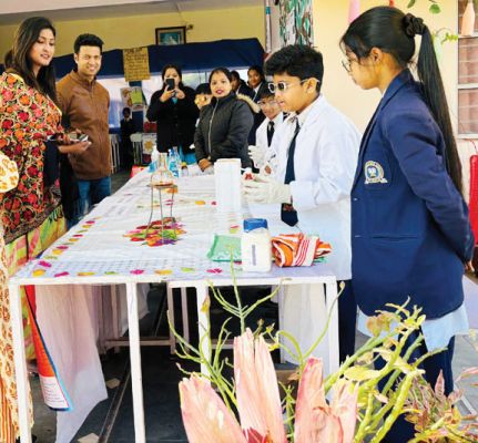 चन्द्रयान की धमक, बुलेट ट्रेन की गति से सजी विज्ञान प्रदर्शनी