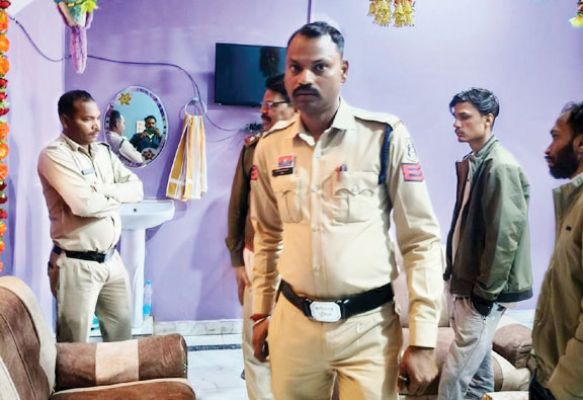 सूने मकान का ताला तोड़ लाखों की चोरी