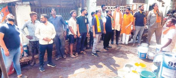 मोबाइल टॉवर के बैटरी बैकअप में लगी आग