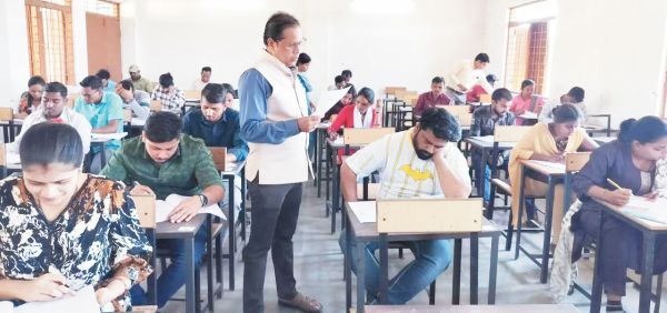 सीजी पीएससी परीक्षा में 700 गैरहाजिर