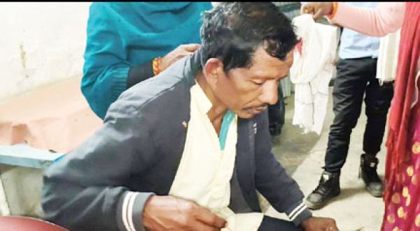 जन्मदिन कार्यक्रम में शामिल होने आए दो लोगों सहित पांच लोगों को कुत्ते ने काटा