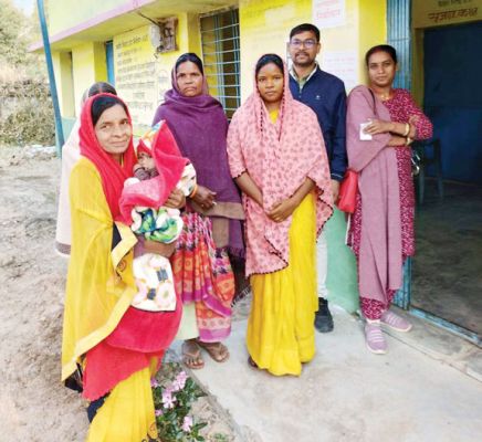 लखनपुर में 82.80 फीसदी मतदान, विधायक राजेश और प्रत्याशियों ने किया मतदान