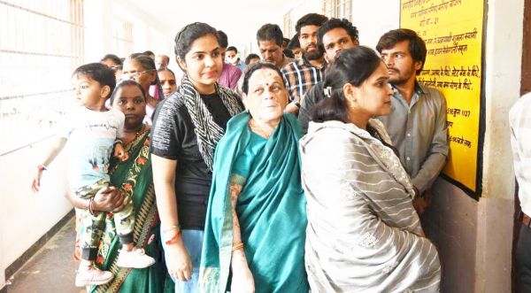 बलौदाबाजार के निकायों में 456 प्रत्याशियों की किस्मत  ईवीएम में बंद, अब 15 को फैसले का इंतजार