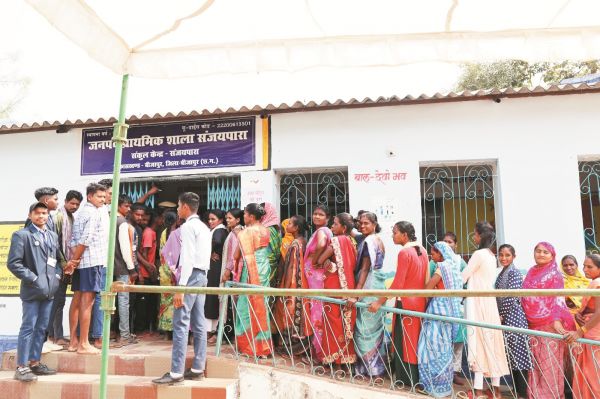 अध्यक्ष-पार्षदों की किस्मत मतपेटियों में कैद, 58 फीसदी मतदान 