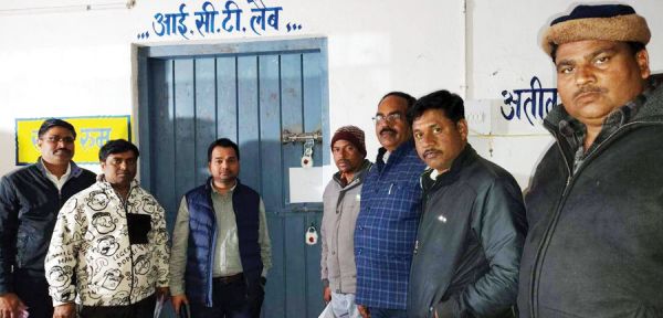 ईवीएम स्ट्रांग रूम में सील