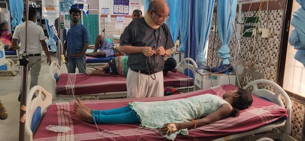 पनीर की सब्जी खाने से परिवार फूड प्वाइजनिंग का शिकार, 8 अस्पताल में 