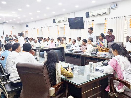 सामान्य प्रेक्षक ने की मतदान की समीक्षा