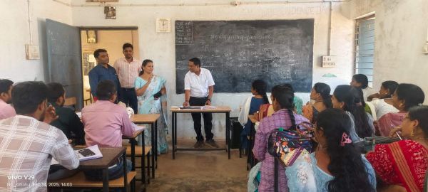 मतदान दलों को प्रशिक्षण