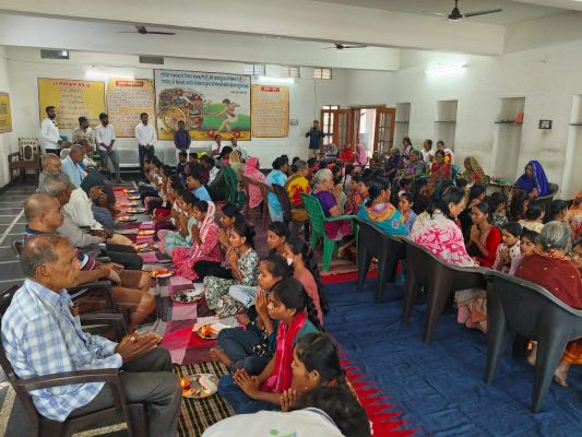 मां-बाप का उपकार कभी न भूलें, कभी उनके आंखों में आंसू न आने दें- पारख