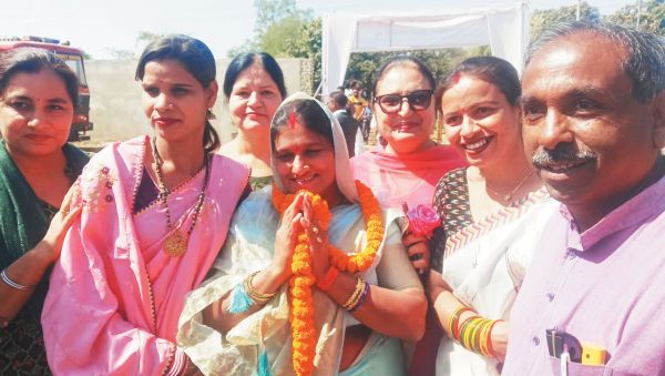 मनेंद्रगढ़ में खिला कमल