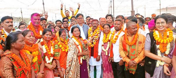 मिनीमाता चौक म हावय चाय के दुकान.....अब निगम ला चलाही जीवर्धन चौहान