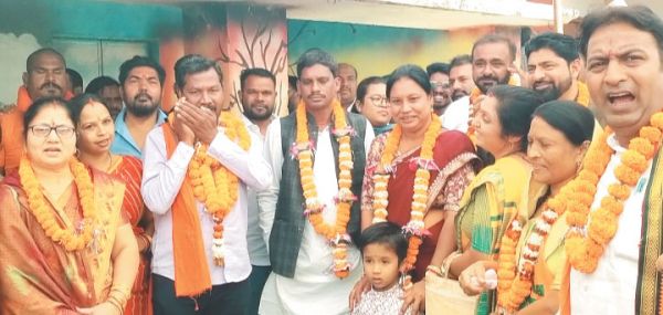 गरियाबंद में खिला कमल, भाजपा के रिखीराम यादव बने अध्यक्ष, वार्डों में भी दबदबा