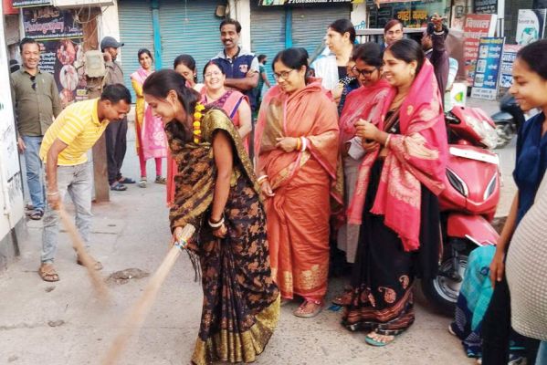 भाजपा पार्षद ने जीत के साथ किया स्वच्छता अभियान का शुभारंभ