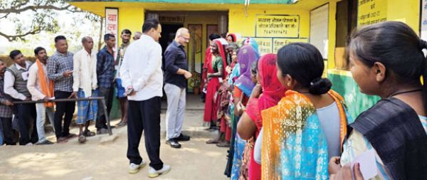 ग्राम सरकार बनाने उत्साह, सरगुजा के उदयपुर में सर्वाधिक 73.39 फीसदी मतदान