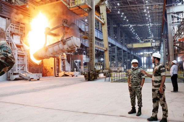 जब्त गांजा-नशीली दवाइयां की नष्ट