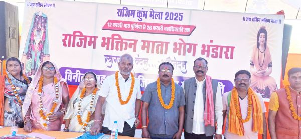 भंडारा में उमड़े  हजारों भक्त