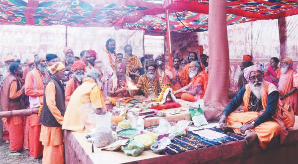 जूना अखाड़ा के उमेशानंद गिरी बने अध्यक्ष