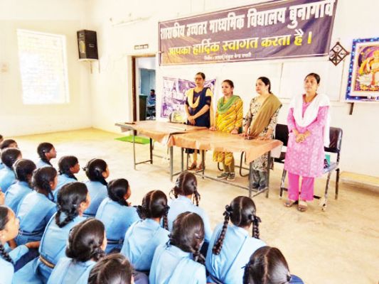 स्कूली बच्चों को दी कानूनी जानकारी