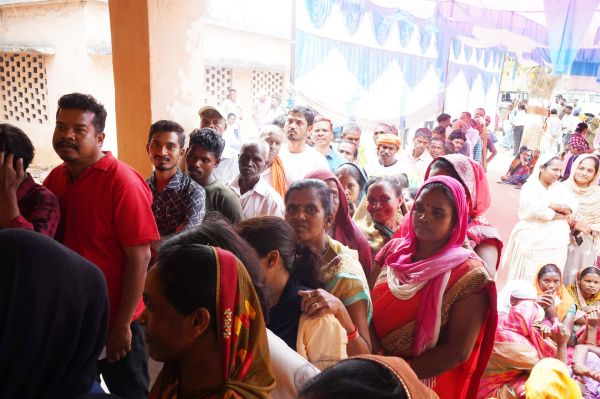 परिवार की तीन पीढिय़ों ने एक साथ मतदान कर दिया जागरूकता का संदेश