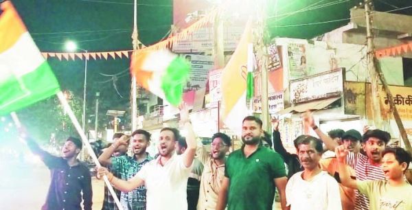 देवेंद्र यादव को सुप्रीम कोर्ट से जमानत, कार्यकर्ताओं  ने मनाया जश्न