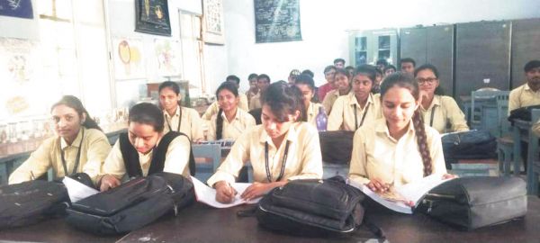 कॉलेज में हर्षोल्लास से मना अंतरराष्ट्रीय मातृभाषा दिवस