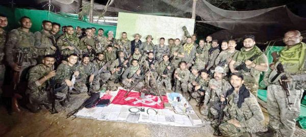 भारी मात्रा में डंप हथियार, विस्फोटक व अन्य