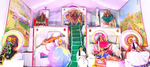 राजिम कुंभ कल्प में चैतन्य नौ देवियों की झांकी