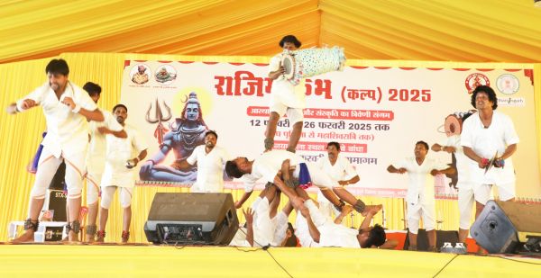 बाबा हंसराज रघुवंशी को सुनने उमड़ा जन सैलाब, भोलेबाबा के भजनों से झूम उठे भक्त